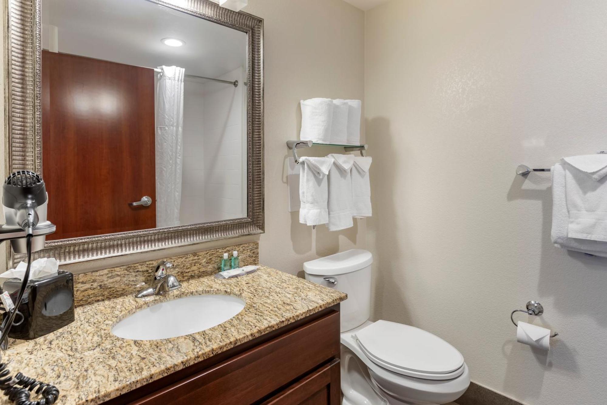 Queen Suite with Two Queen Beds and Sofa Bed - Non-Smoking,1280486425:JPEG