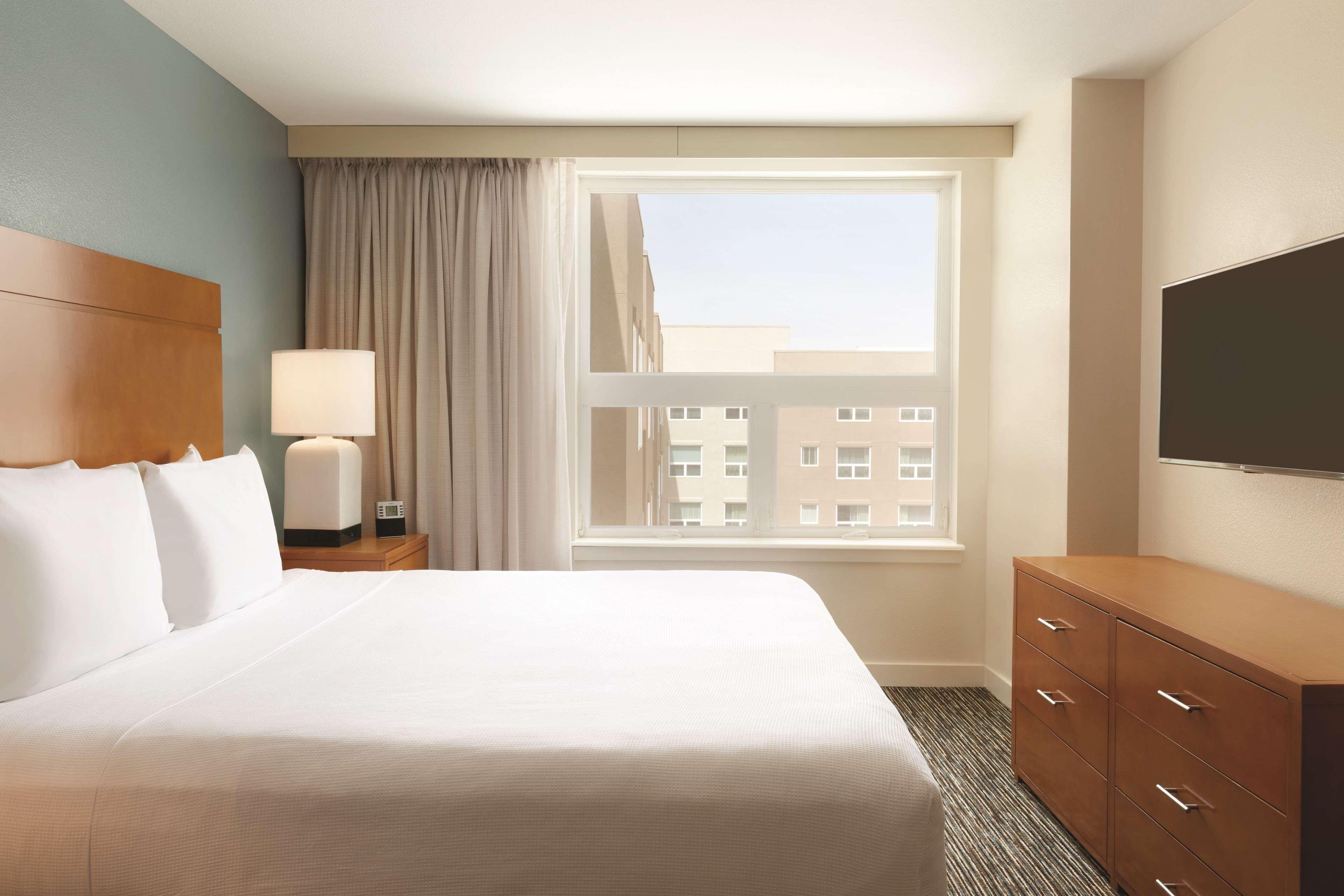 Two-Bedroom King Suite,1438825747:JPEG