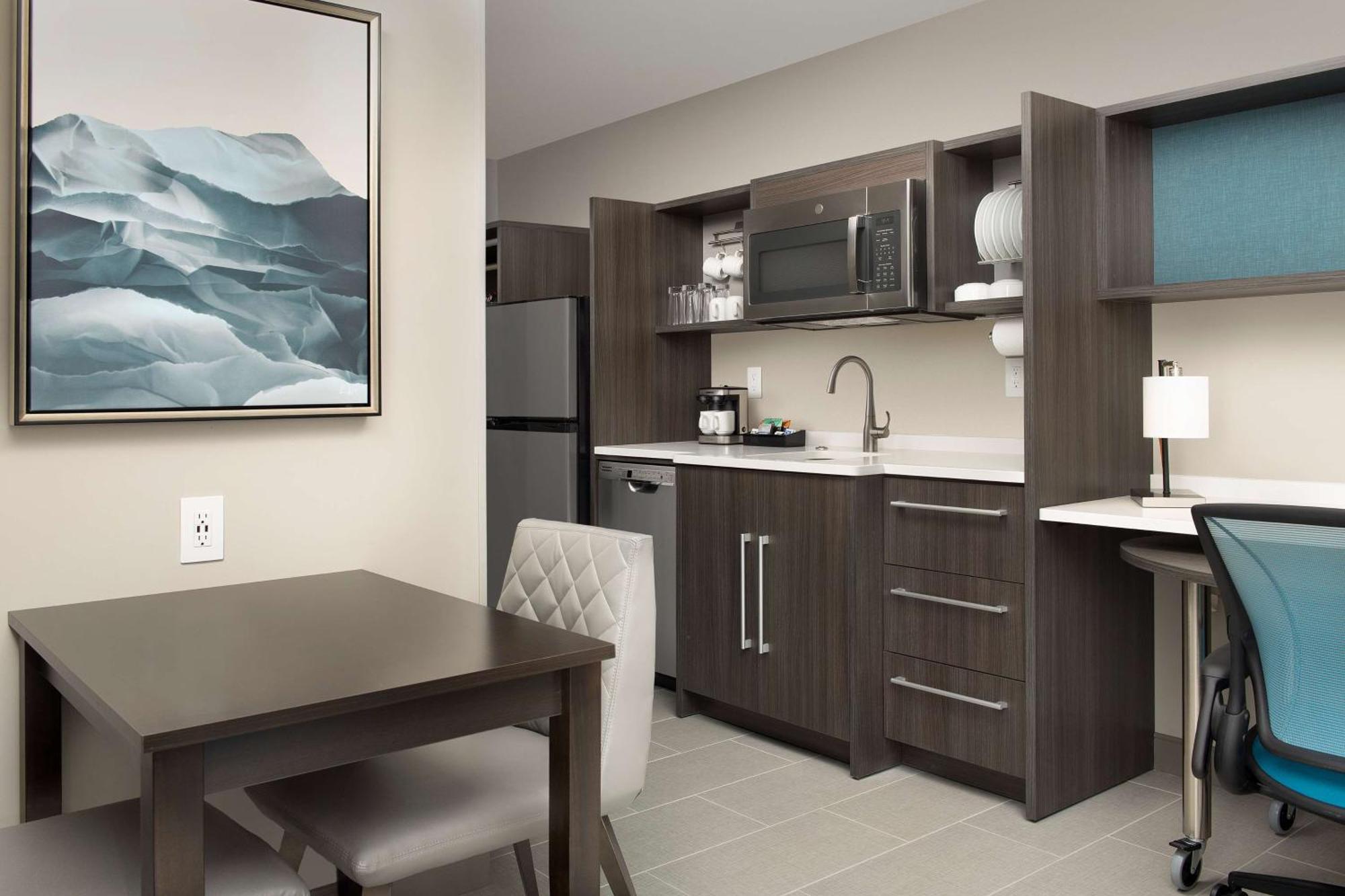 One-Bedroom King Suite Non-Smoking