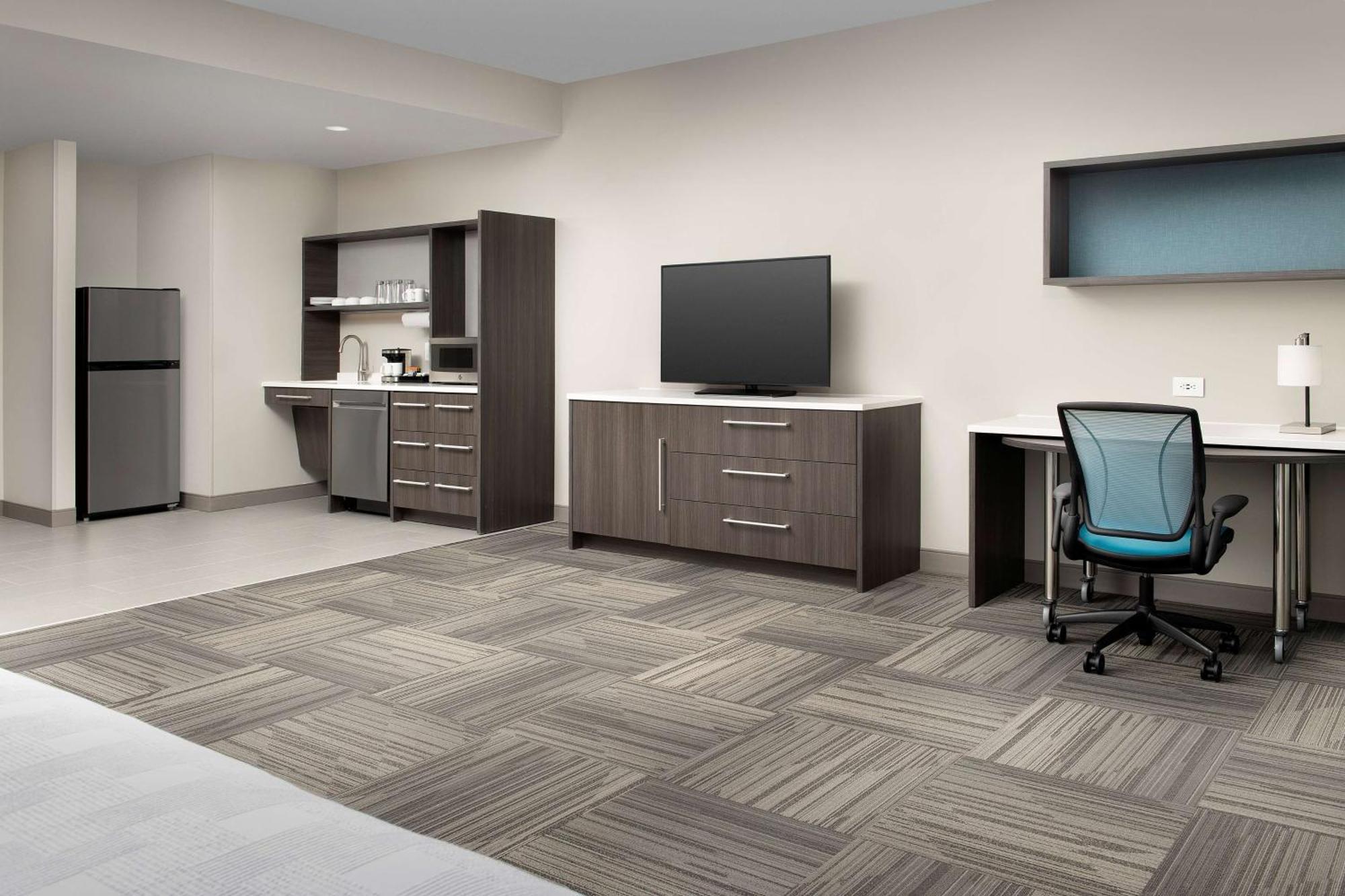 King Studio Suite Hearing Access or Non-Smoking