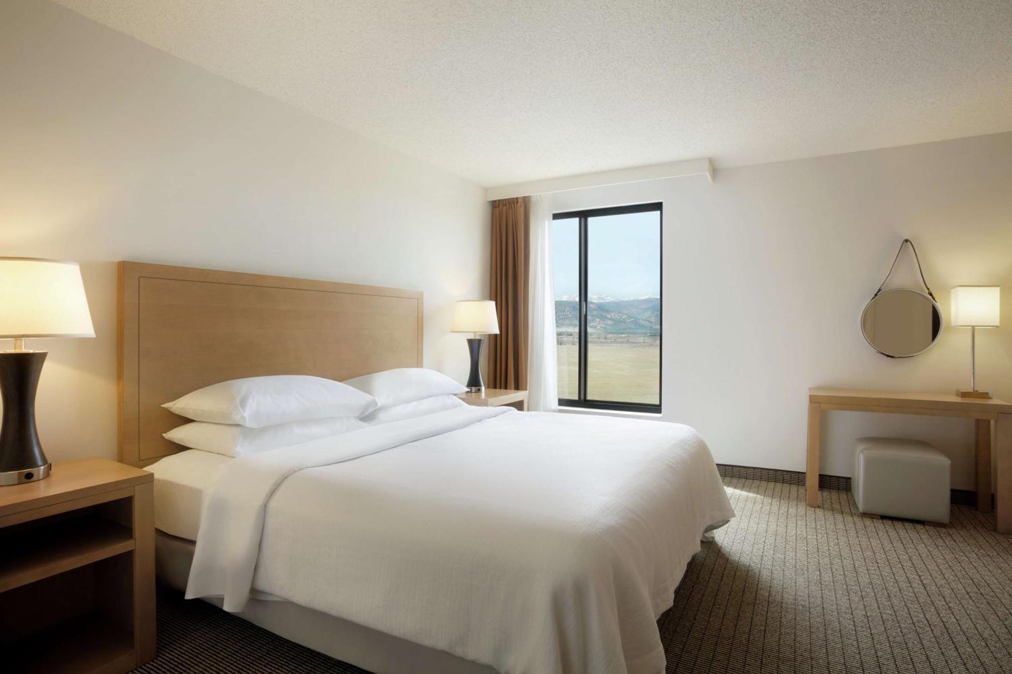 Premium King Suite Non-Smoking