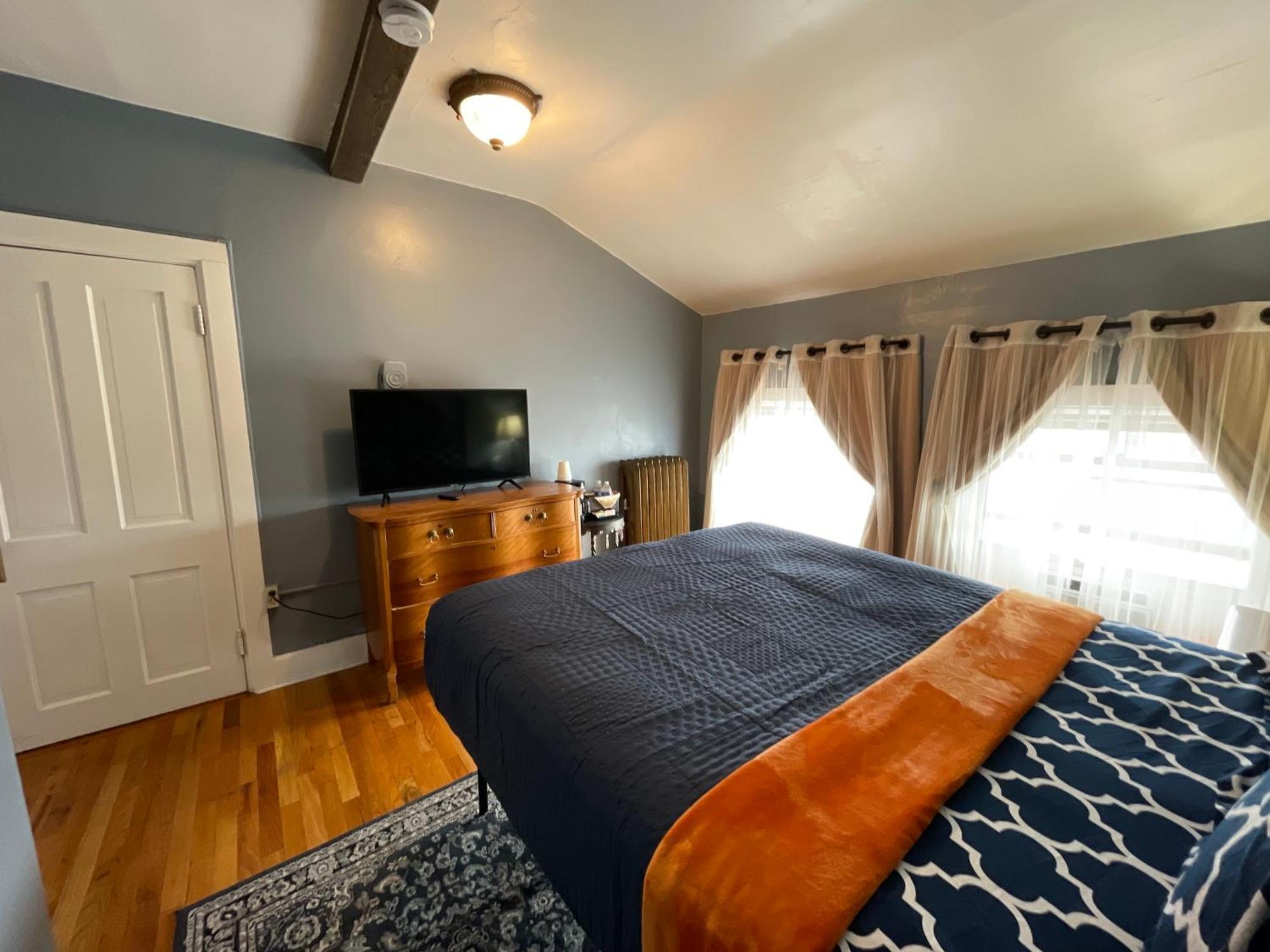Leopold Room 32