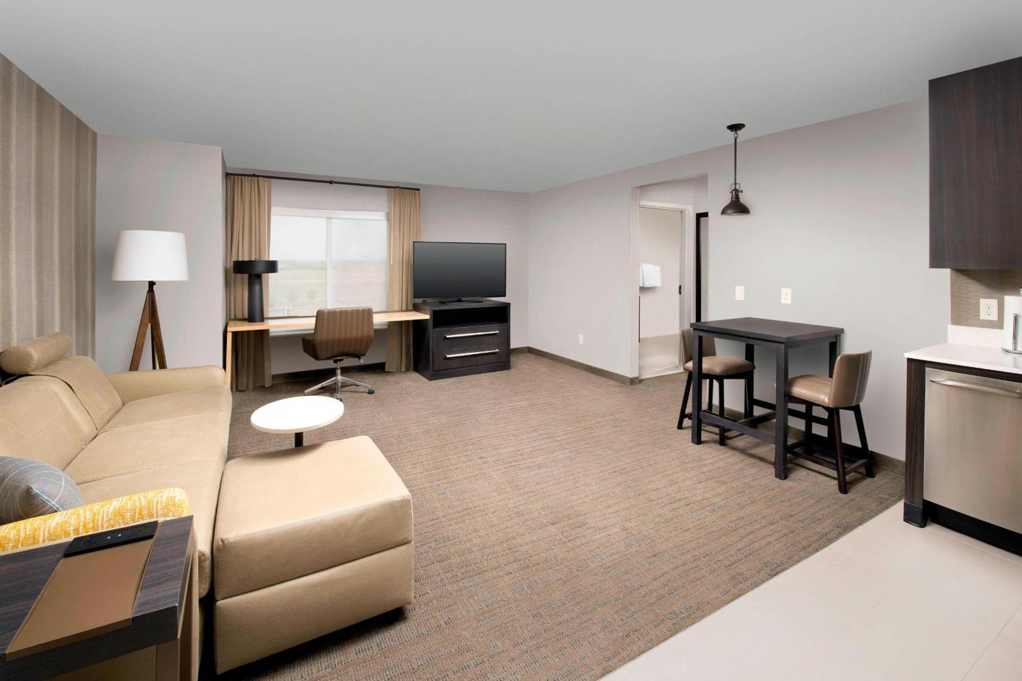 One-Bedroom Suite