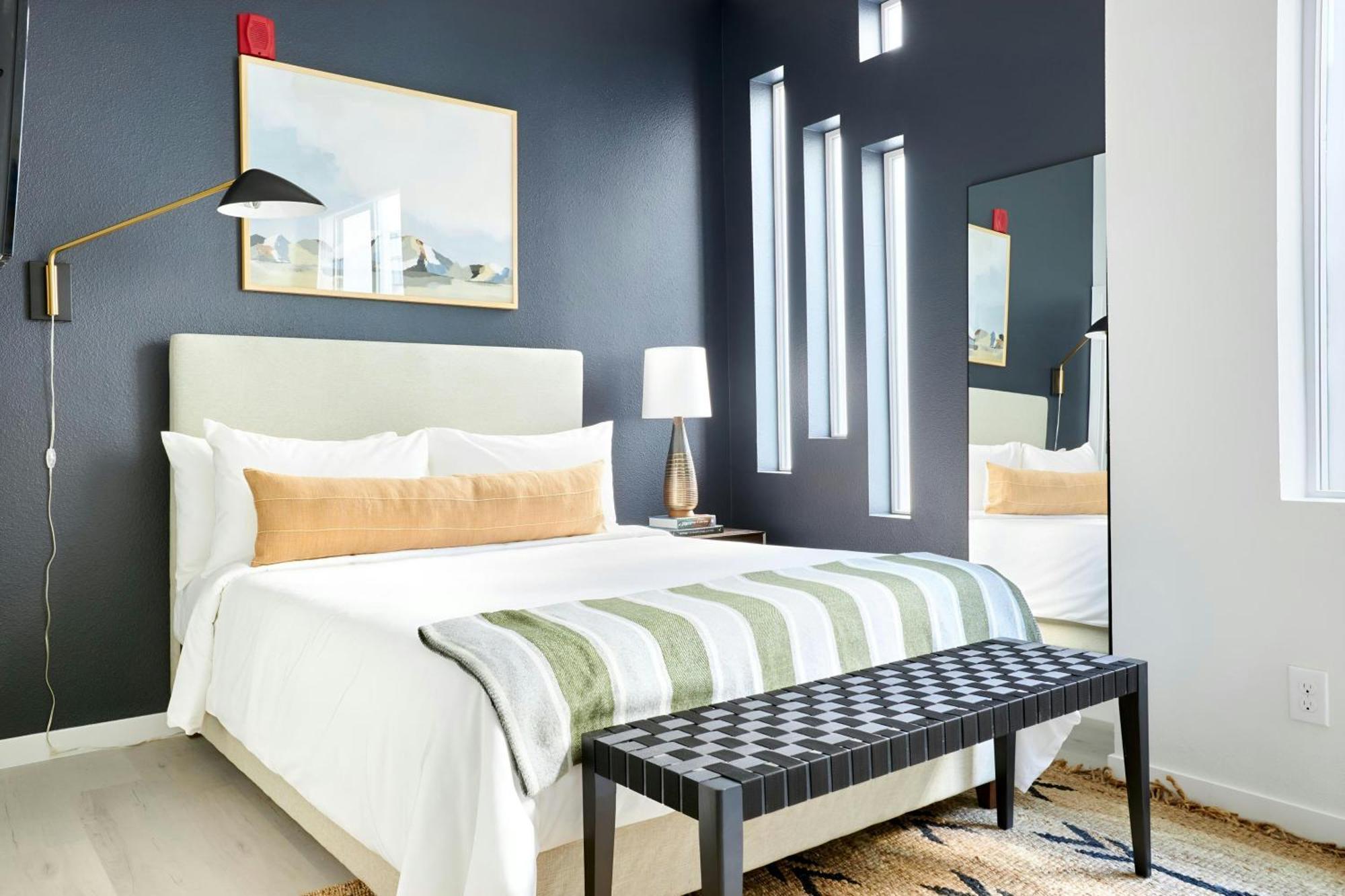 Queen Studio Apartment