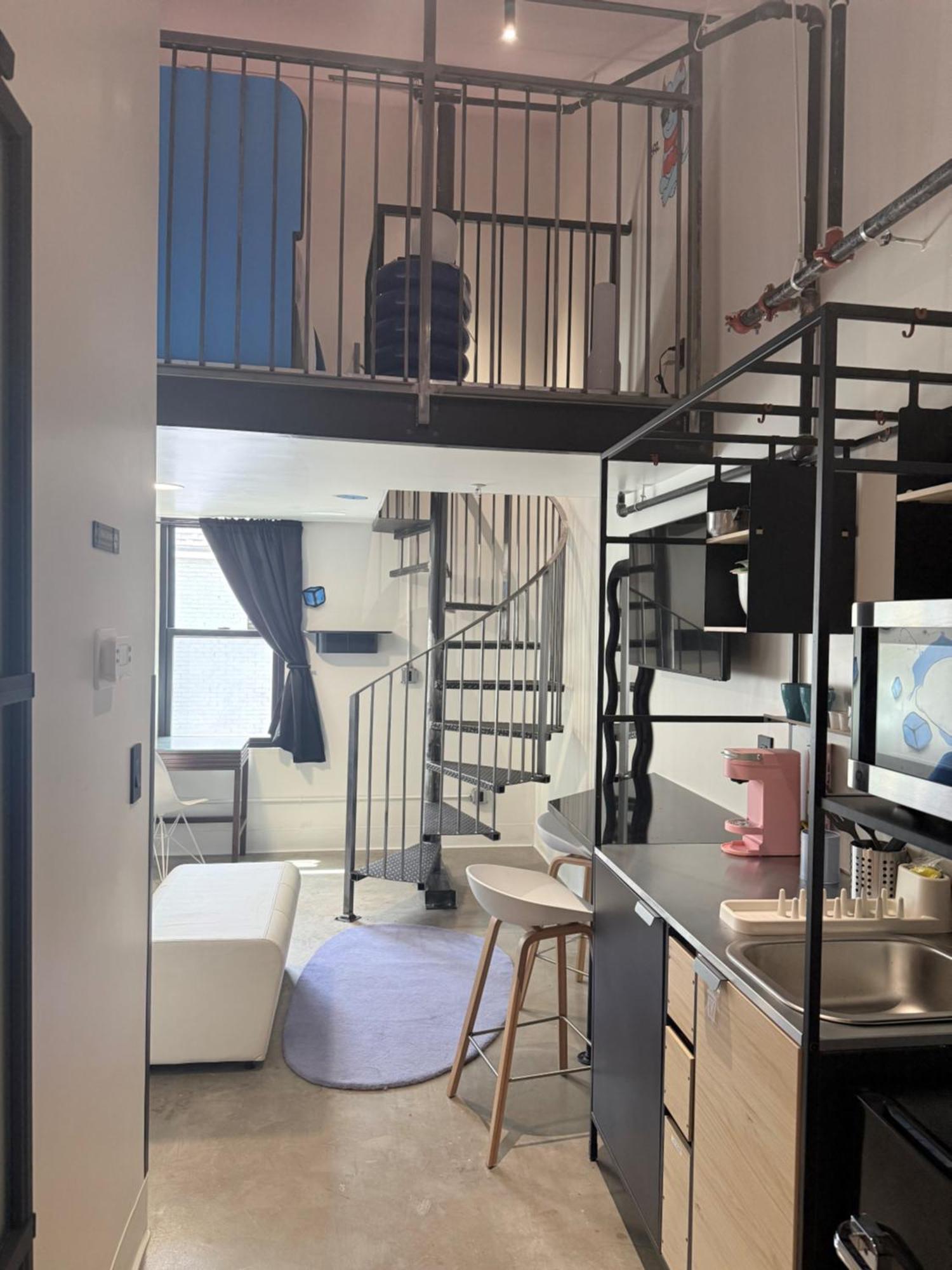 Studio Split Level