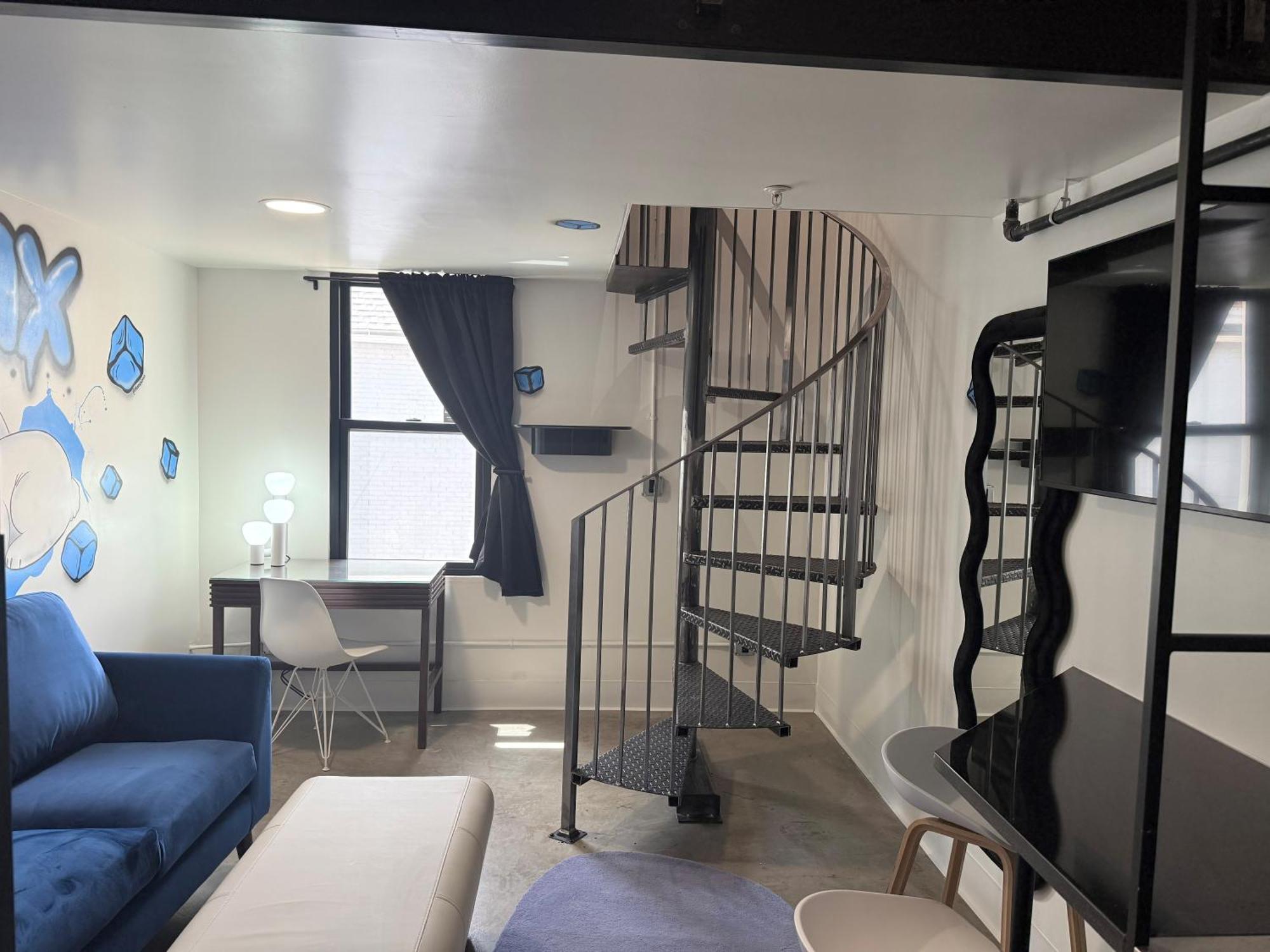 Studio Split Level
