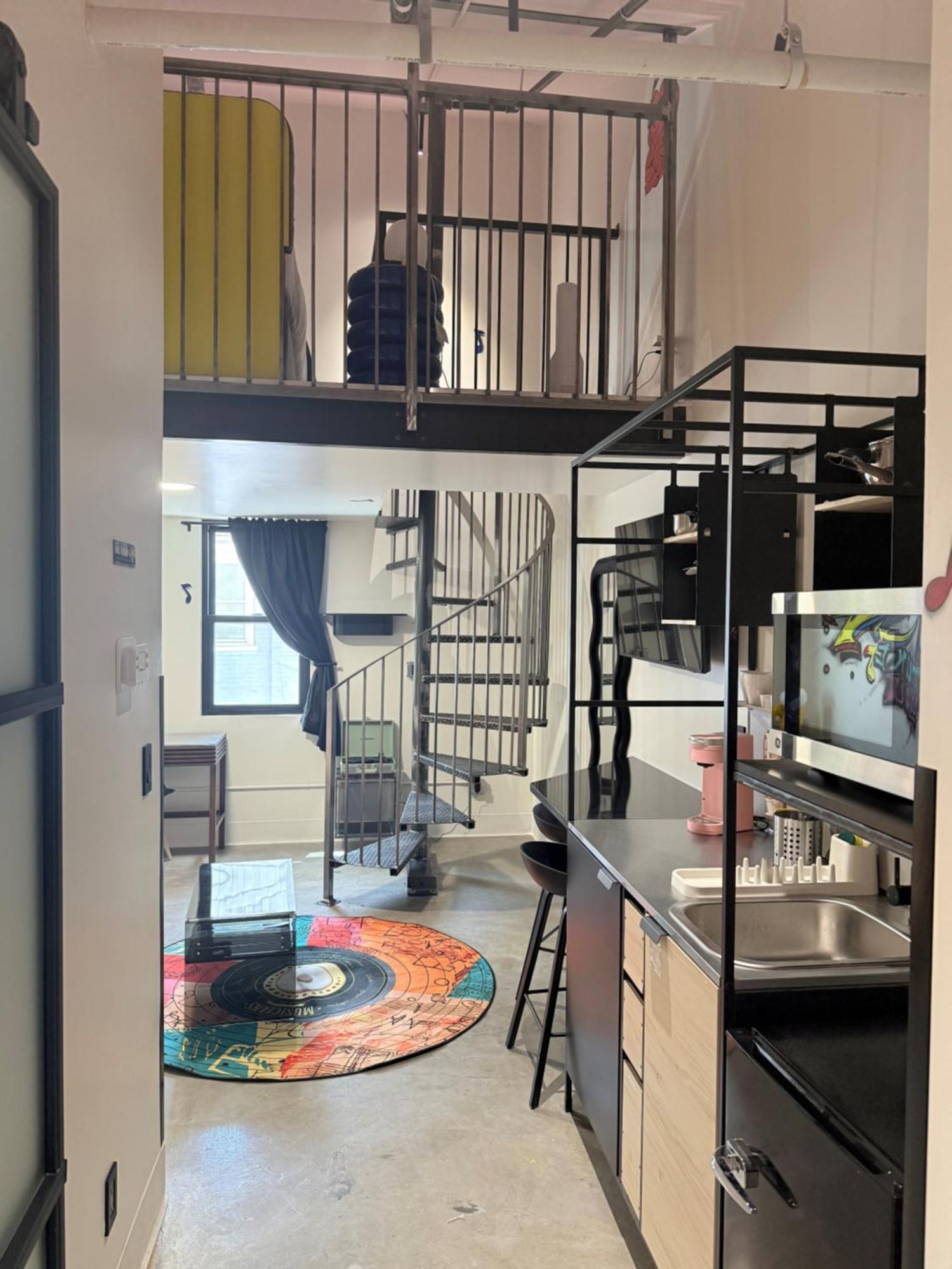 Studio Split Level