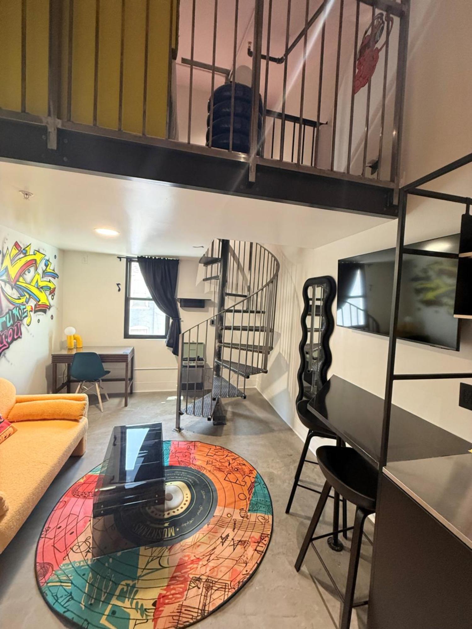 Studio Split Level