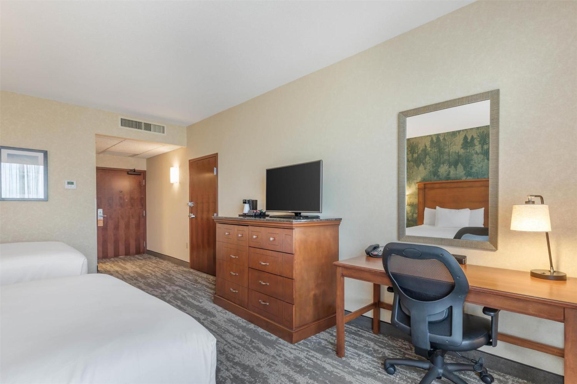Deluxe Queen Room Two Queen Beds