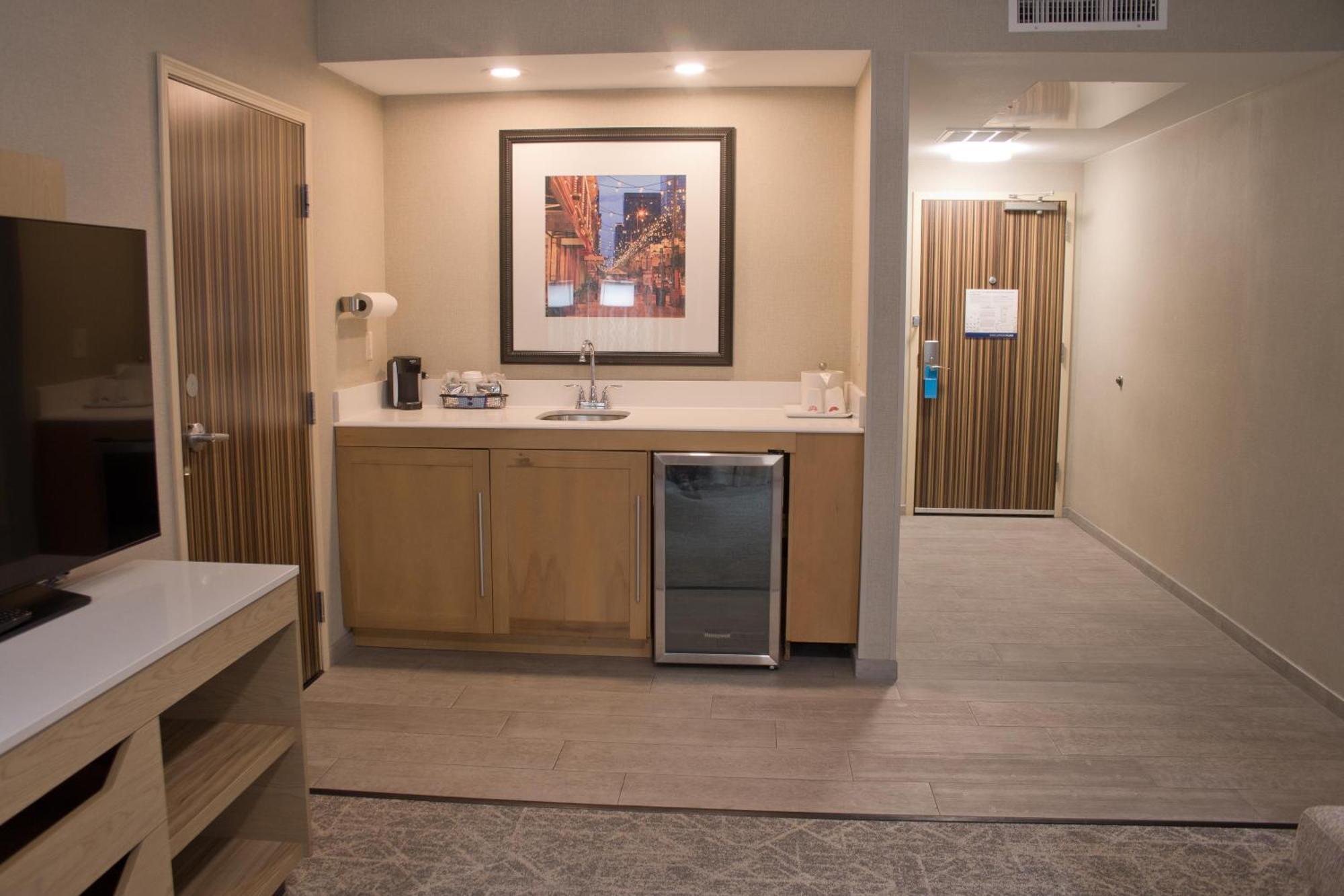 Suite Two Queen Beds Tub Mobility Access or Non-Smoking