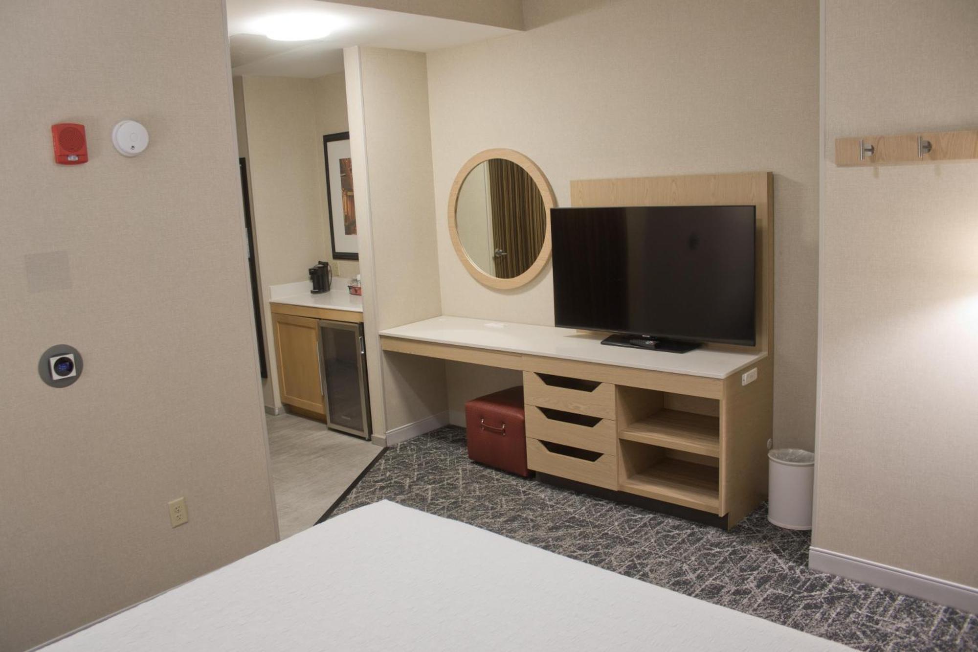 King Room Mobility Accessible or Non-Smoking