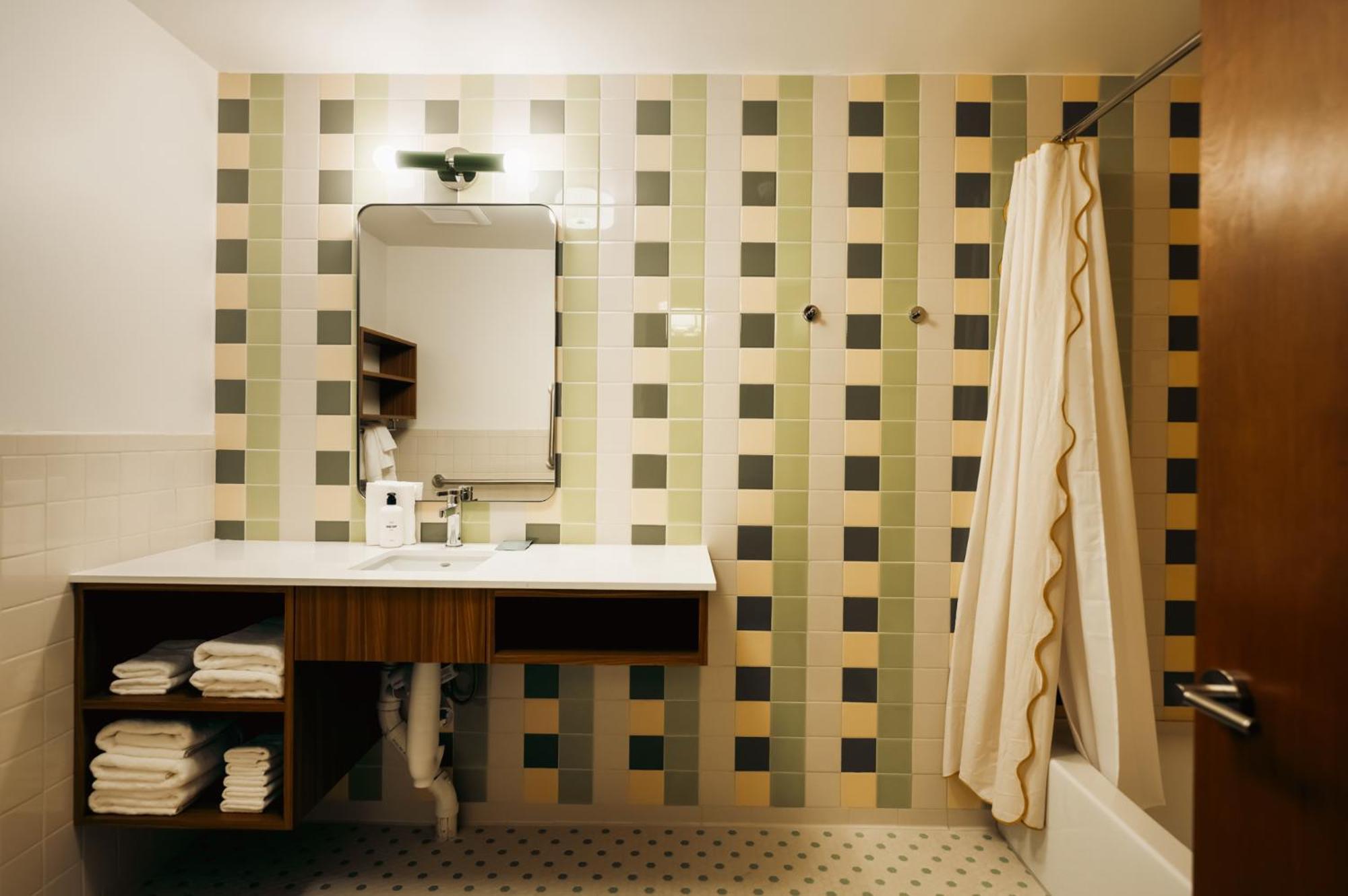 Retro Roadtrip Suite