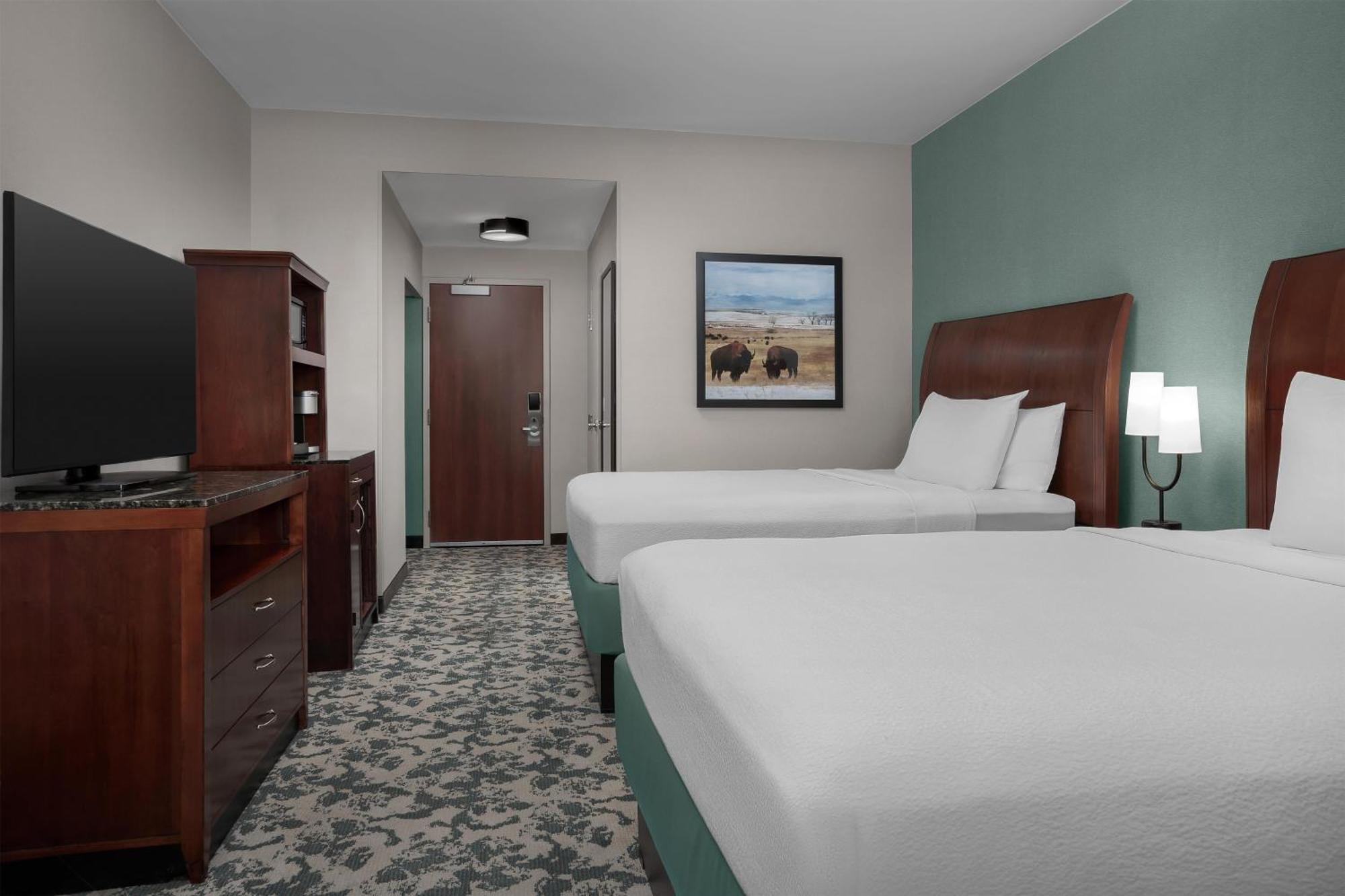 Queen Room Two Queen Beds Hearing Access