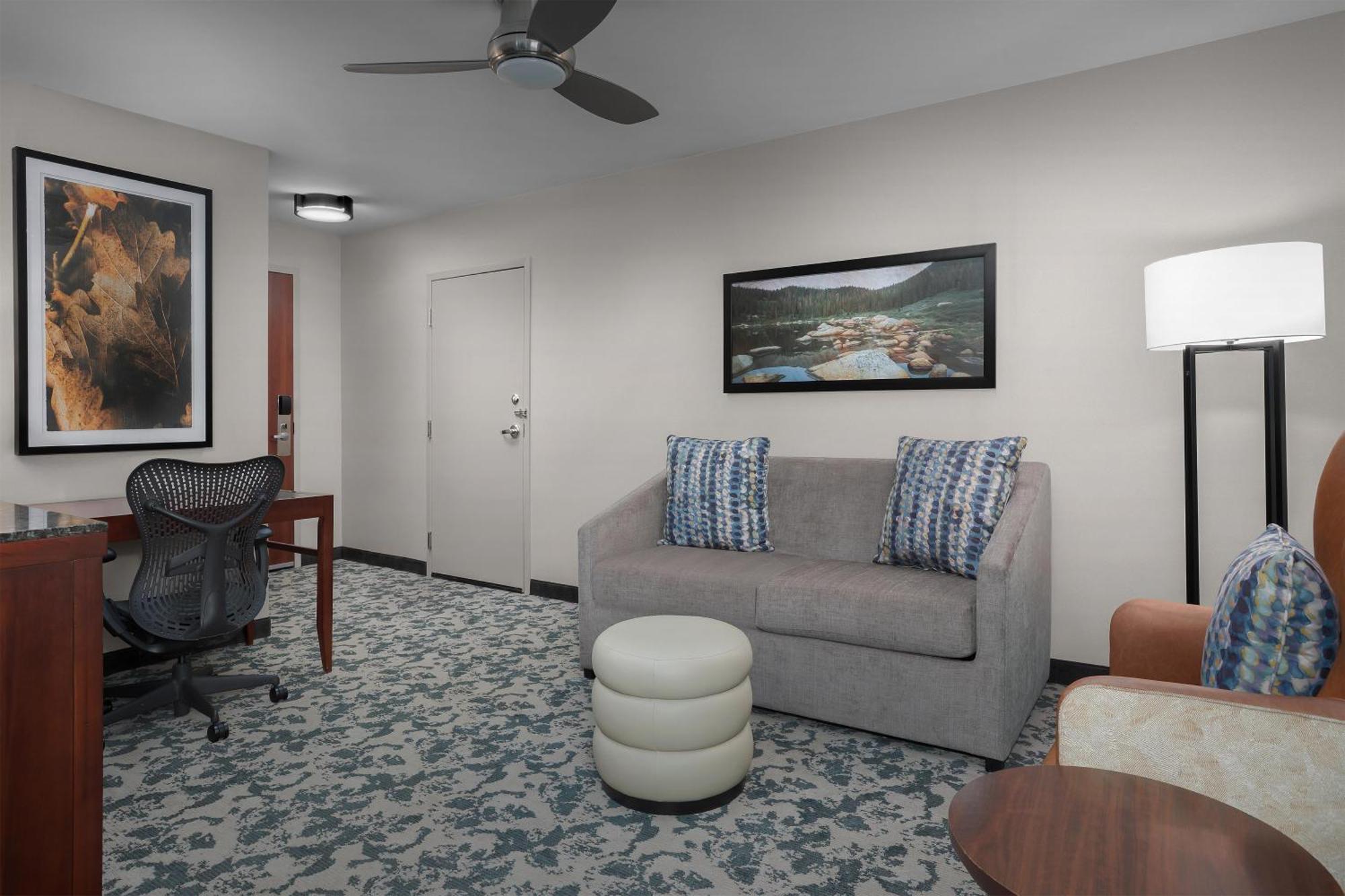 Junior King Suite Seating Area