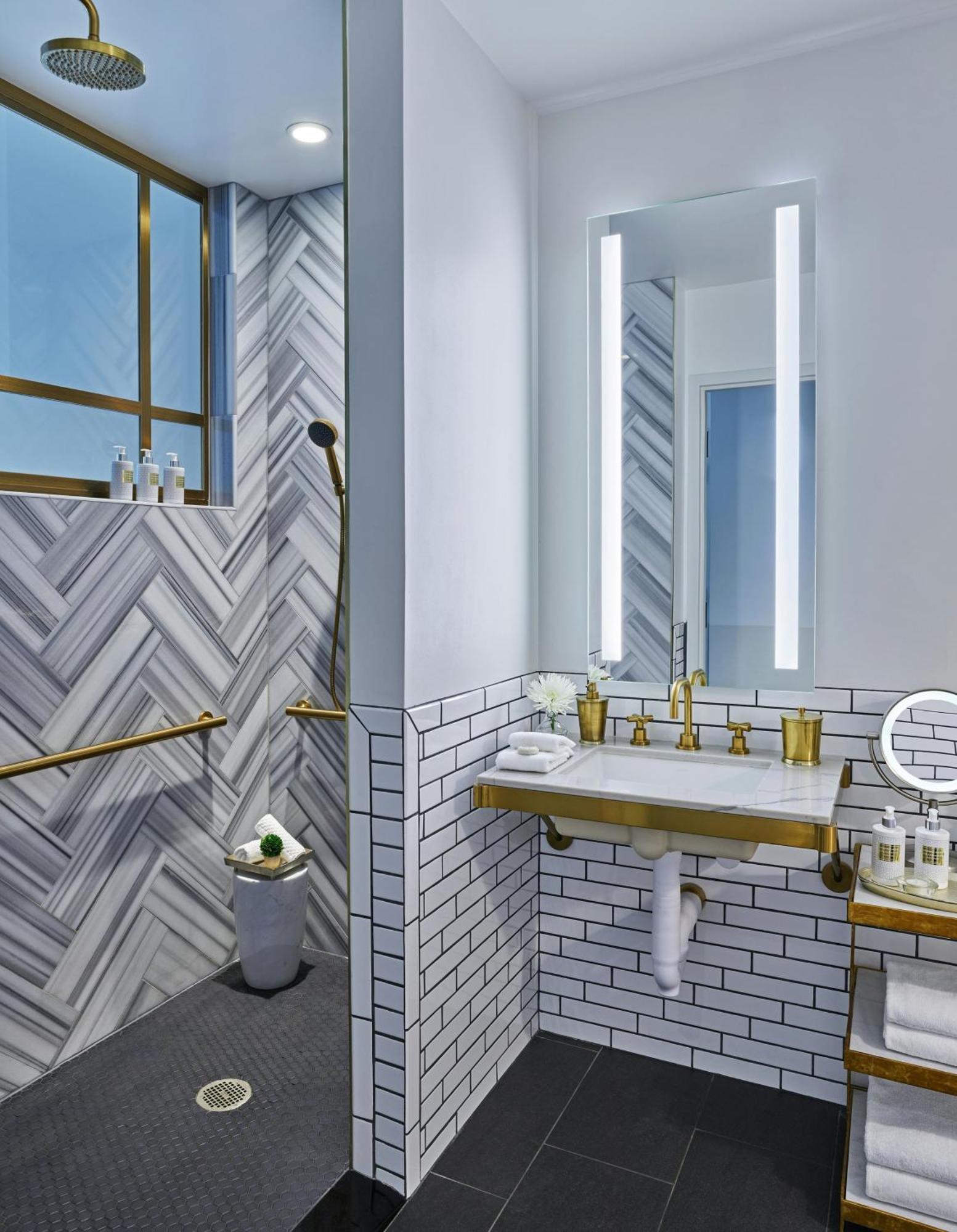 Terrace King Room Roll Shower Disability Access