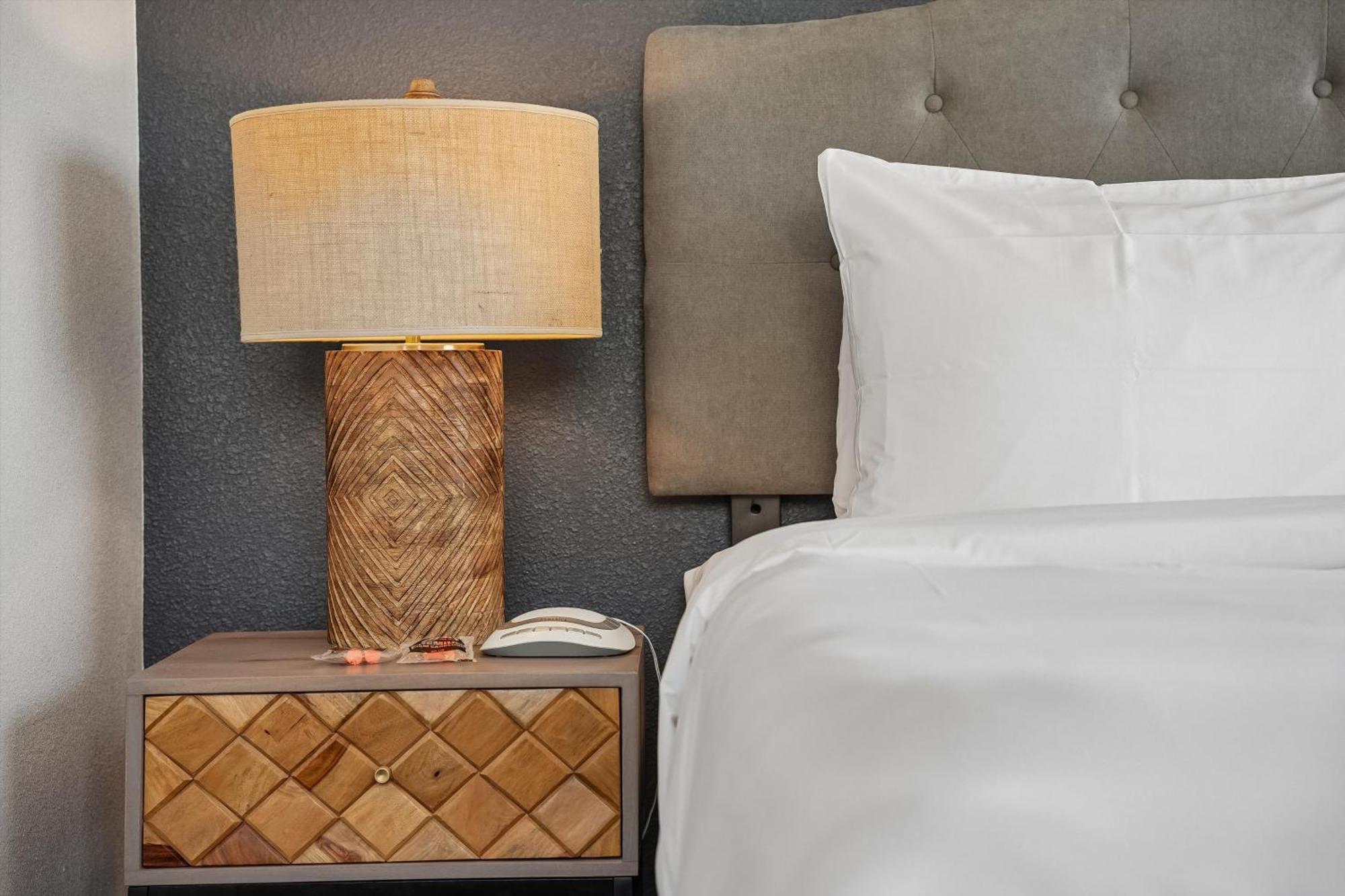 Two Bedroom Queen Beds Self Check