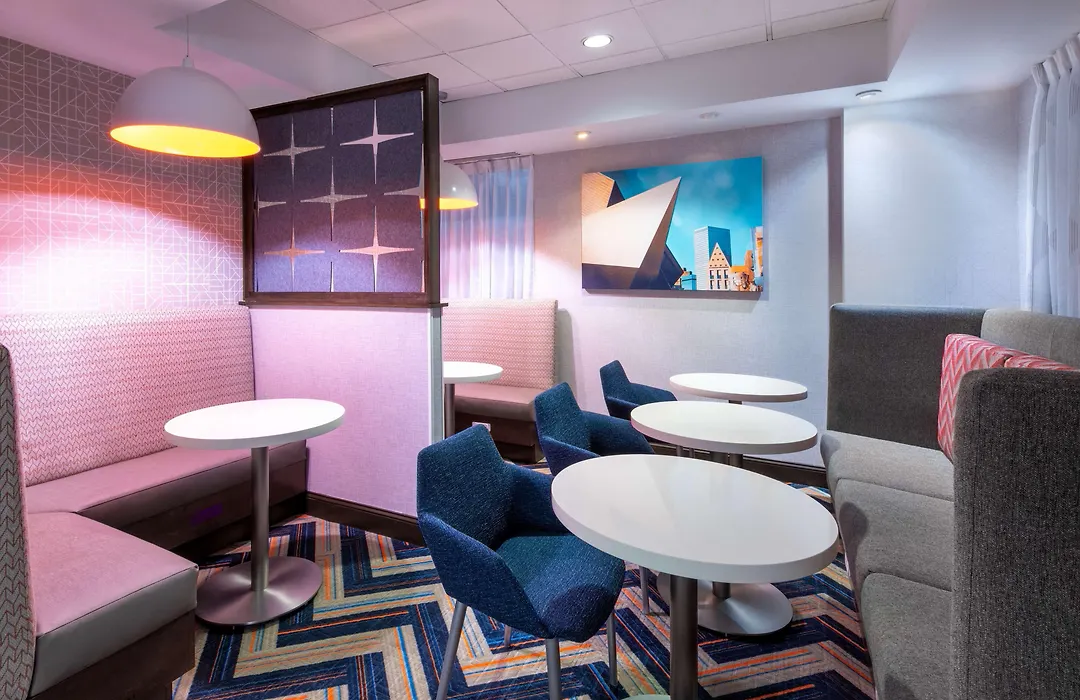 Hampton Inn Denver-International Airport-1
