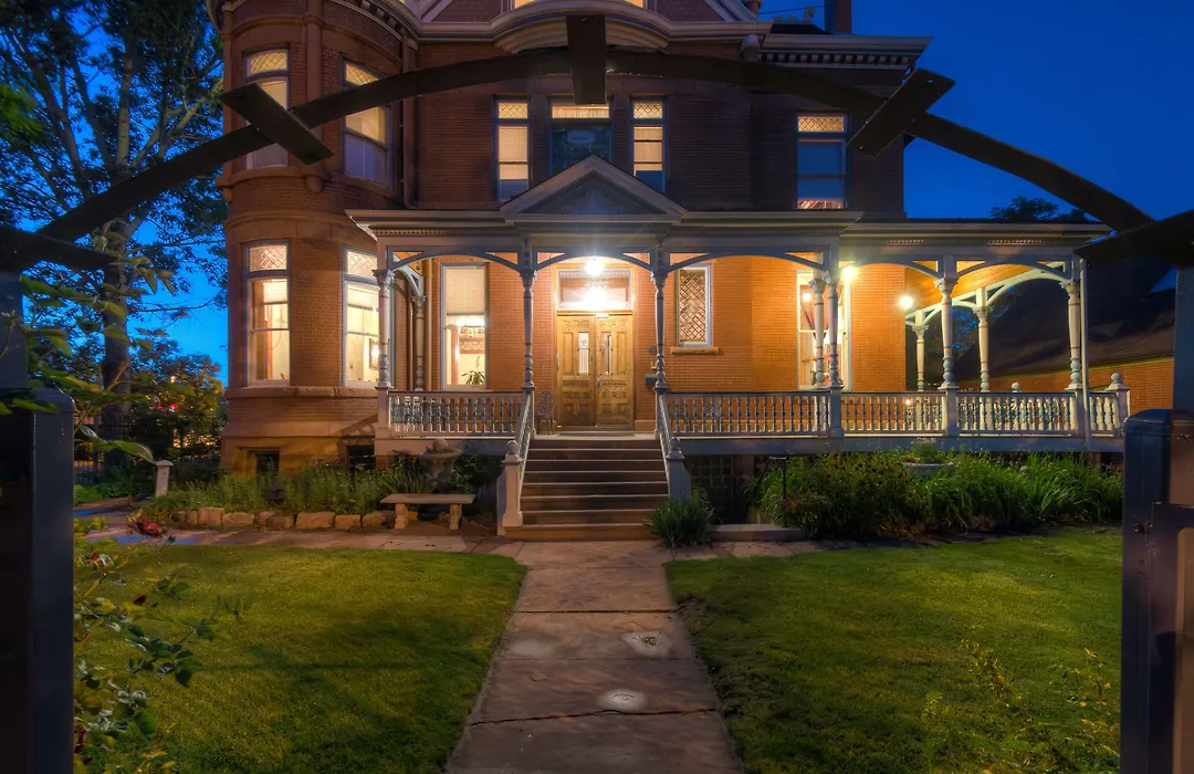Lumber Baron Inn And Gardens-1