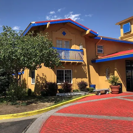 Americas Best Value Inn Denver-3