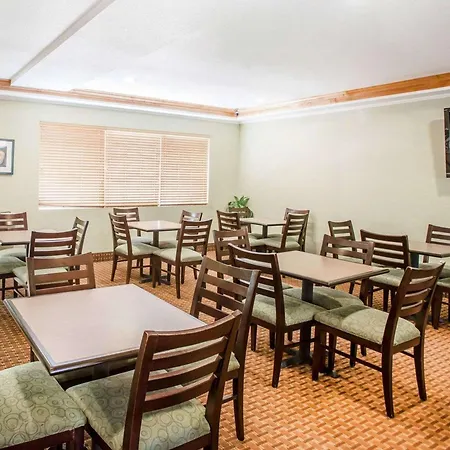 Quality Inn & Suites Denver International Airport-2