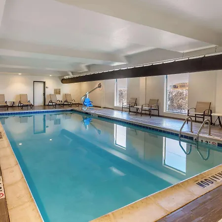 Comfort Suites Near Denver Downtown-3