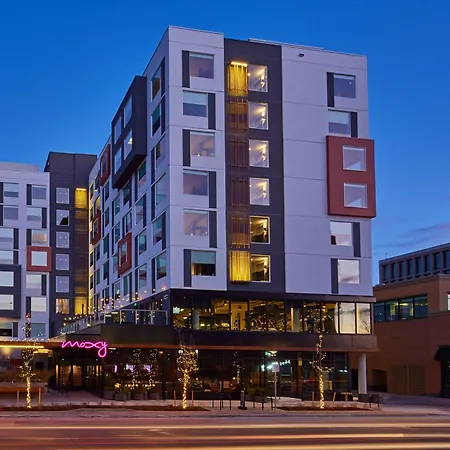 Moxy Denver Cherry Creek-2
